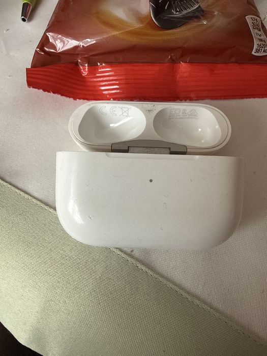 Cutie Airpods pro  si cutie Airpods 3 simplu