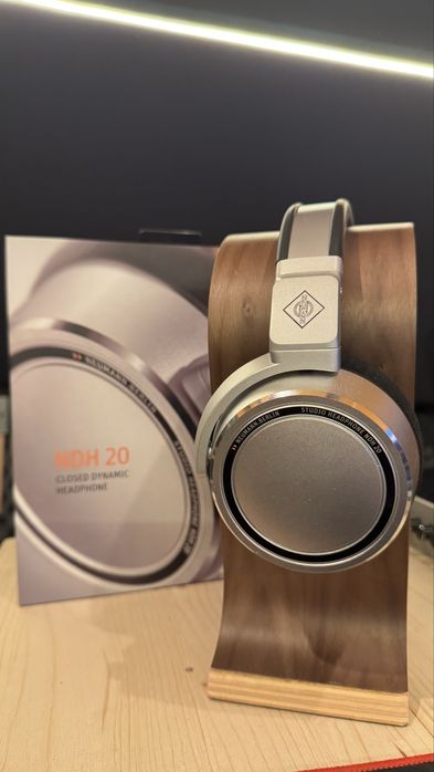 Neumann NDH 20 ( като нови )