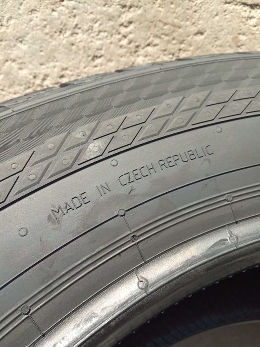 2 Нови бусови всесезонни гуми 215/65R16C Continental Van 4Season 109T
