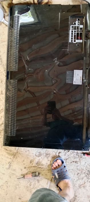 Продам телевизор на запчасти