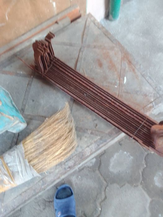 Продам держатель радиатора