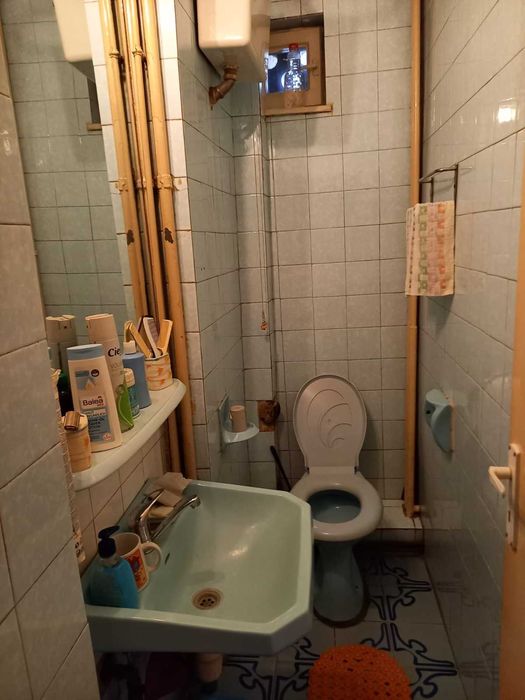 Apartament cu 4 camere ,2 bai si pivnita