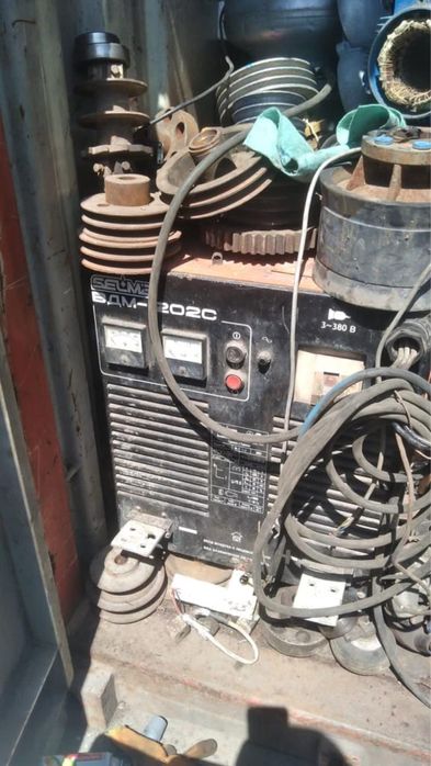 Электродвигателя, мотор-редукторы и тд.