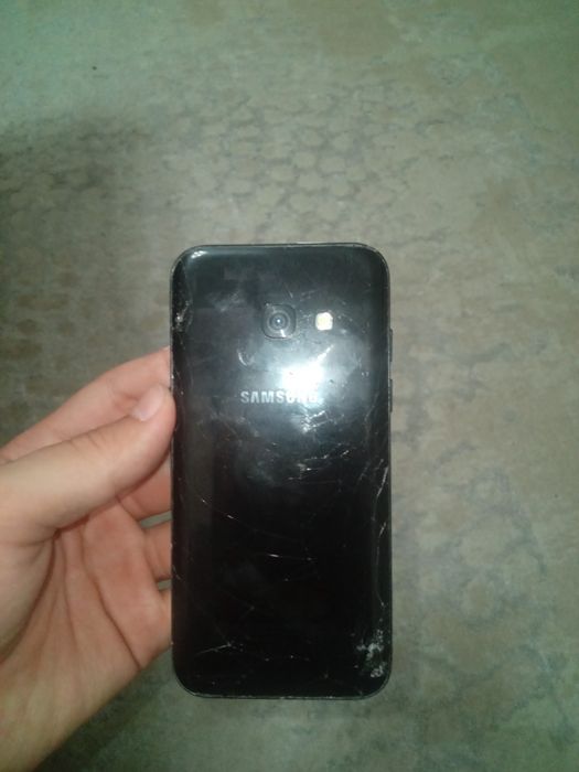 Samsung A3 (2017) sotiladi