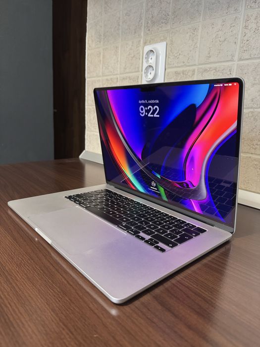 MacBook Air M2 15” / 512GB / 8GB