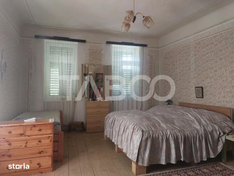 Casa si curte individuala 2 corpuri de casa separate 4 camere gradina