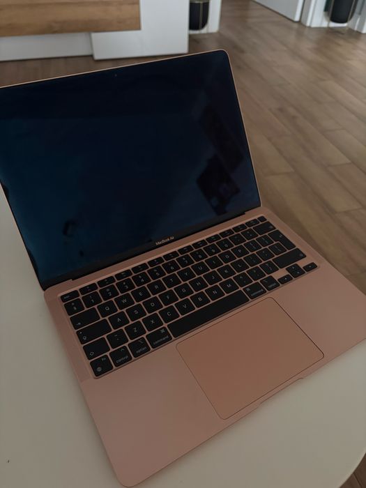 MacBook Air M1 2020 8GB RAM / 256GB SSD / Rose Gold / Baterie 90%