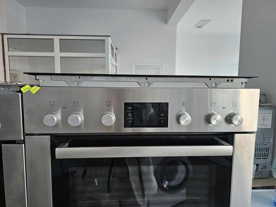 Фурна за вграждане с индукционен плот BOSCH