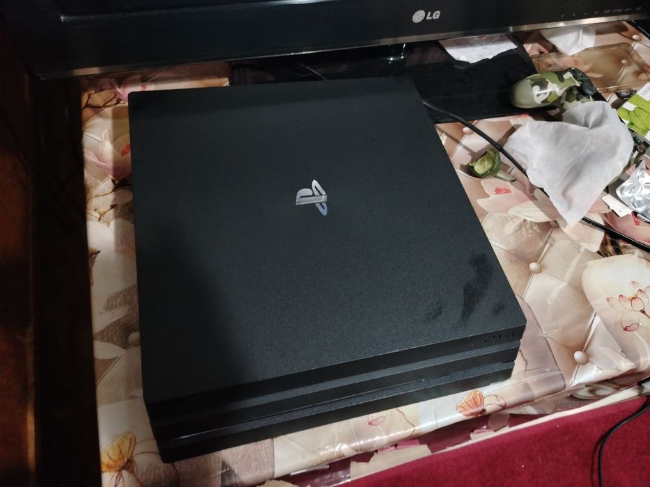 Продаёться playstation 4 pro