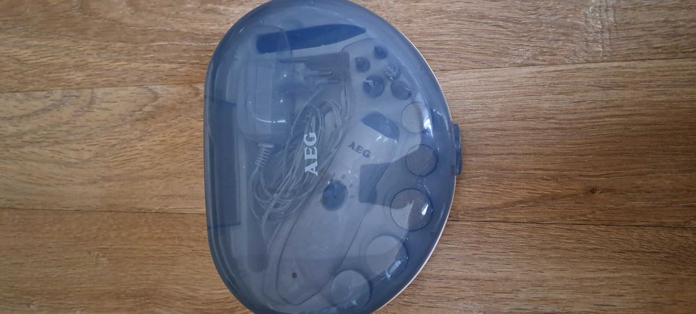 Електрически комплект за маникюр и педикюр AEG