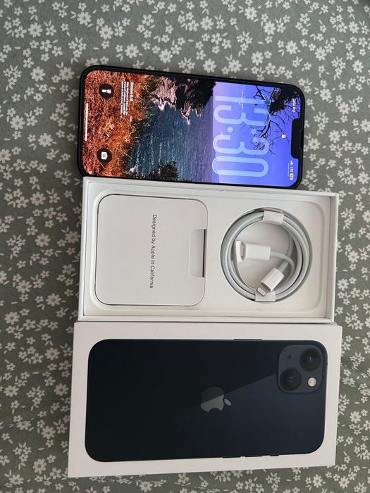 Iphone 13 midnight blue