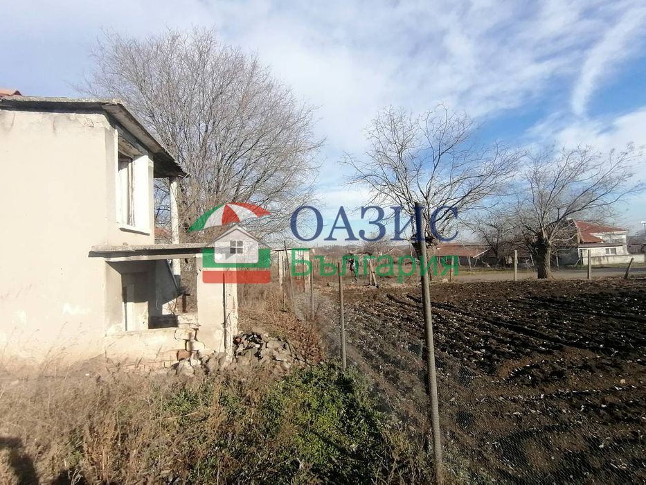 Дворно място 554 кв. м.+стара къща в центъра на С. Винарско,Общ.