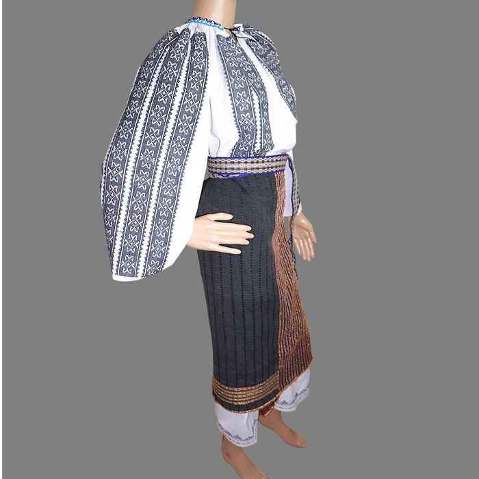 Costum popular autentic vechi din Muntenia, port popular cu fota M-L