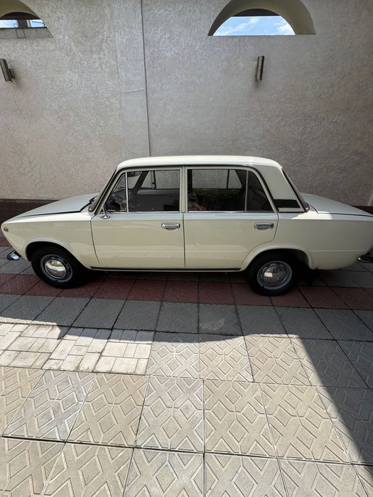 Автомобиль ВАЗ 21011