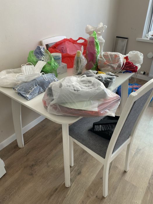 Стол с 4 стульями