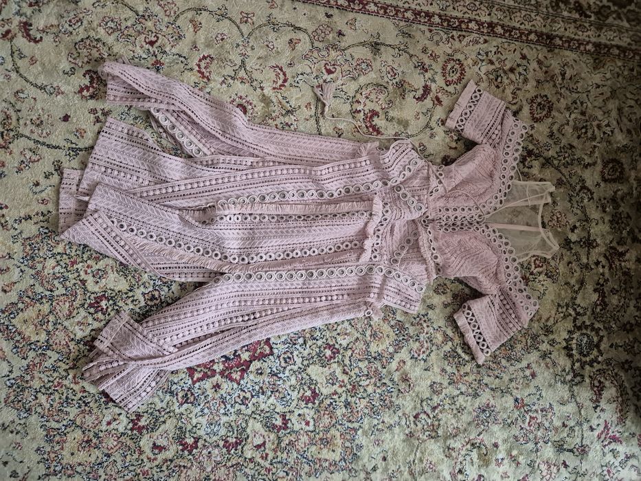 Продам платье  очень дёшево