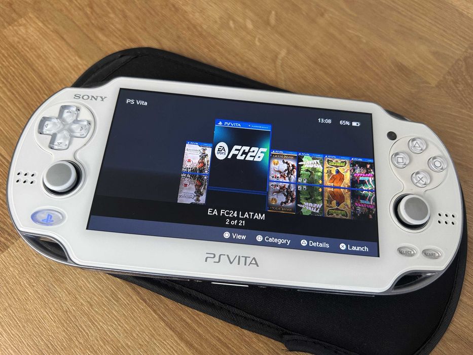 PS Vita OLED Crystal White modată — 128GB, ecran superb | Japonia