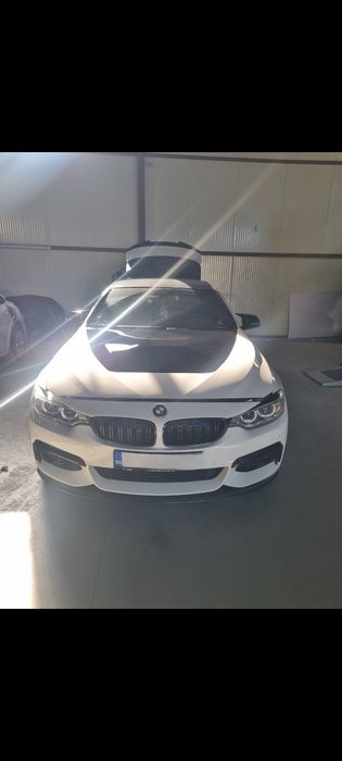 Vând capota ORIGINALĂ BMW Seria 4 (alpinweiss 300)