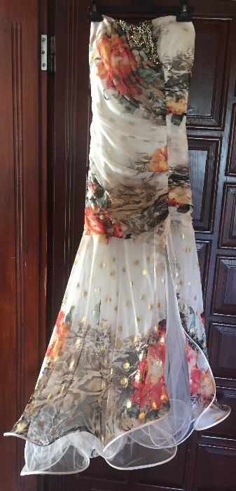 Официална рокля