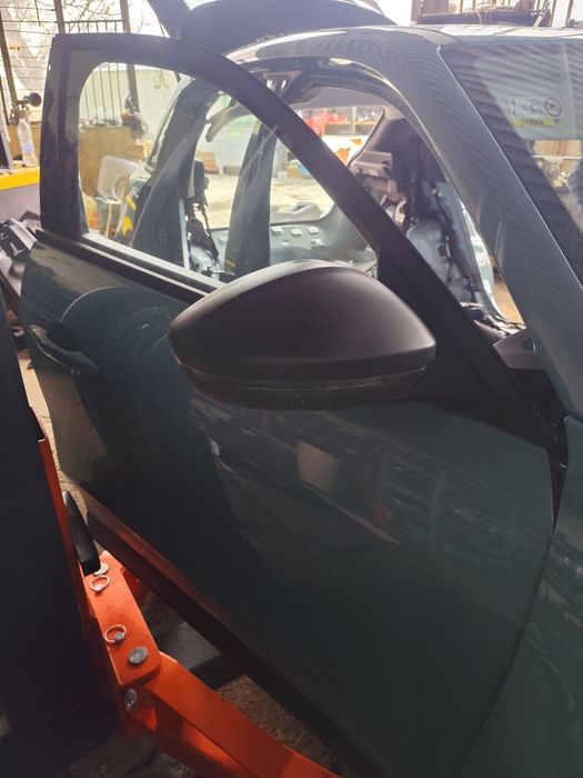Врати Fiat 600 2025г Фиат 600 2025 г цвят 959