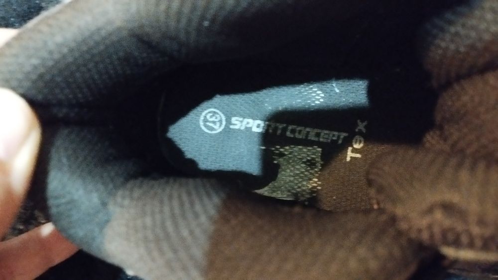 Adidas drumetie pentru femei marimea 37