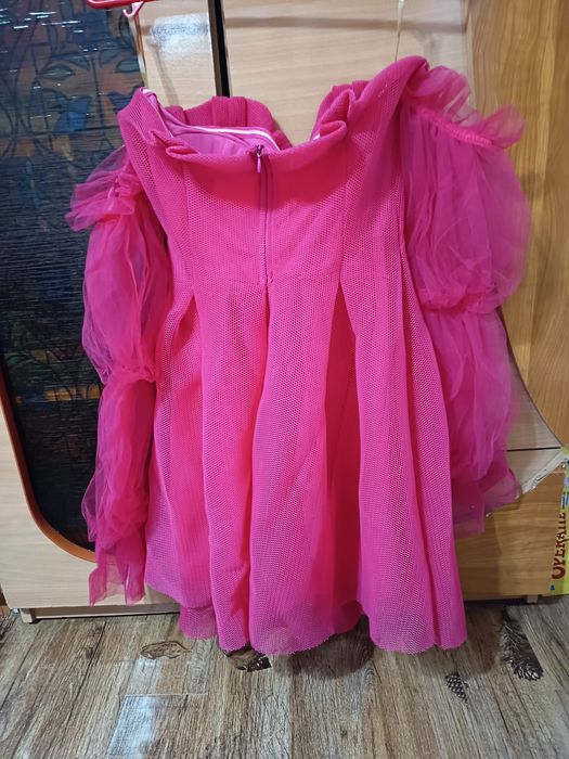 Vând Rochie Elsa damă – purtată o singură dată – 159 lei