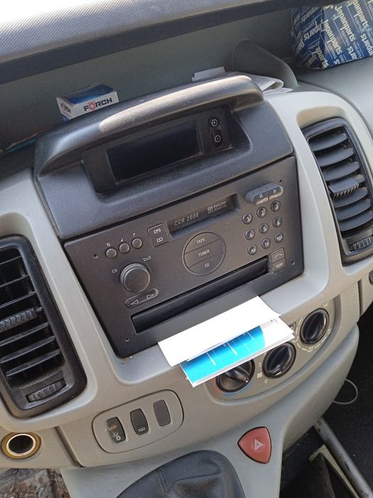 Опел виваро на части 2бр.