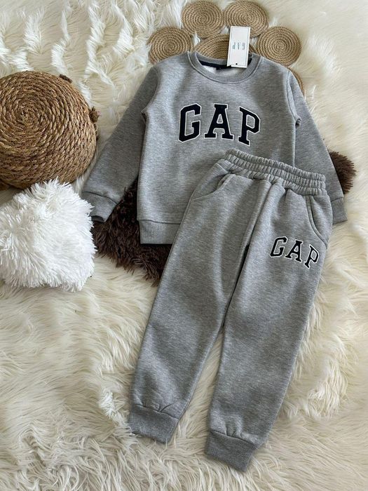 Детски екипи Gap и Jordan