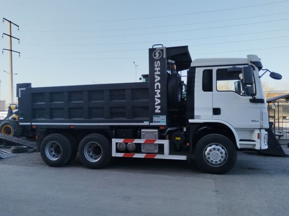 Вывоз снега погрузчик и самосвалы