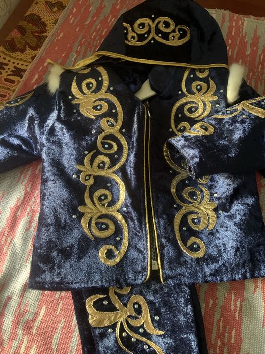 продам детский костюм