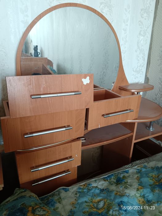 Спальный гарнитур бу