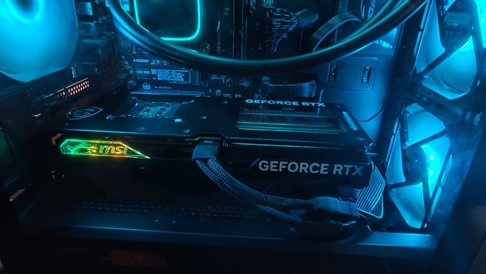 Vând placa video RTX 4070
