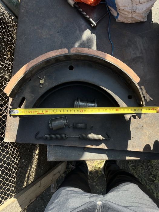 Тормозные колодки новые МАЗ 500