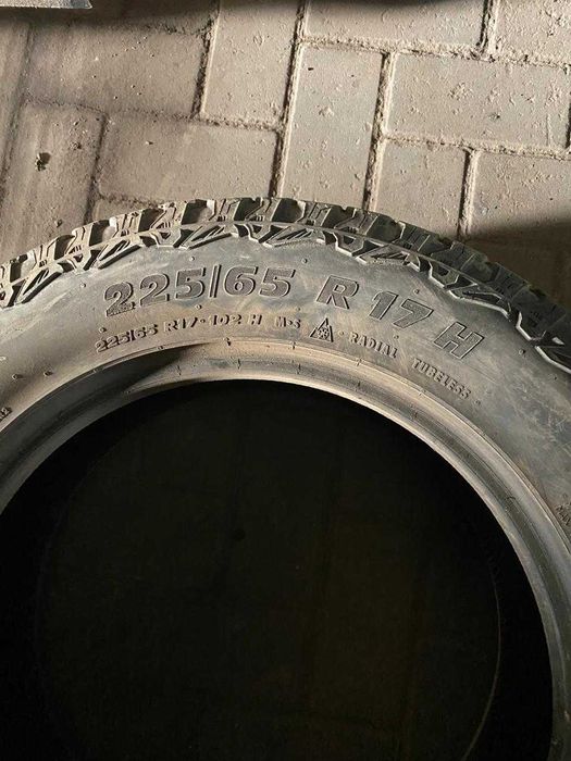 Продаю резину 225/65 /17