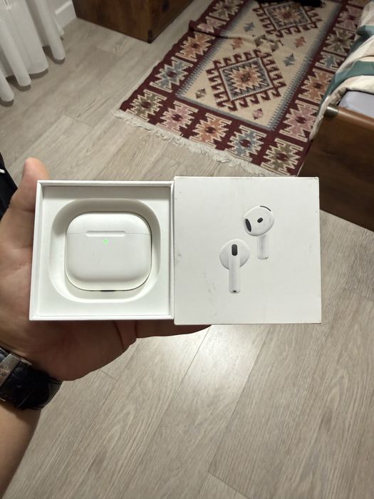 AirPods 4 с шумоподавлением