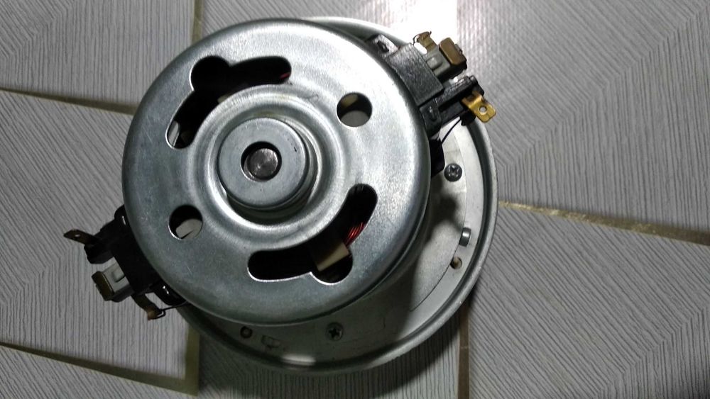 Продам мотор от пылесоса