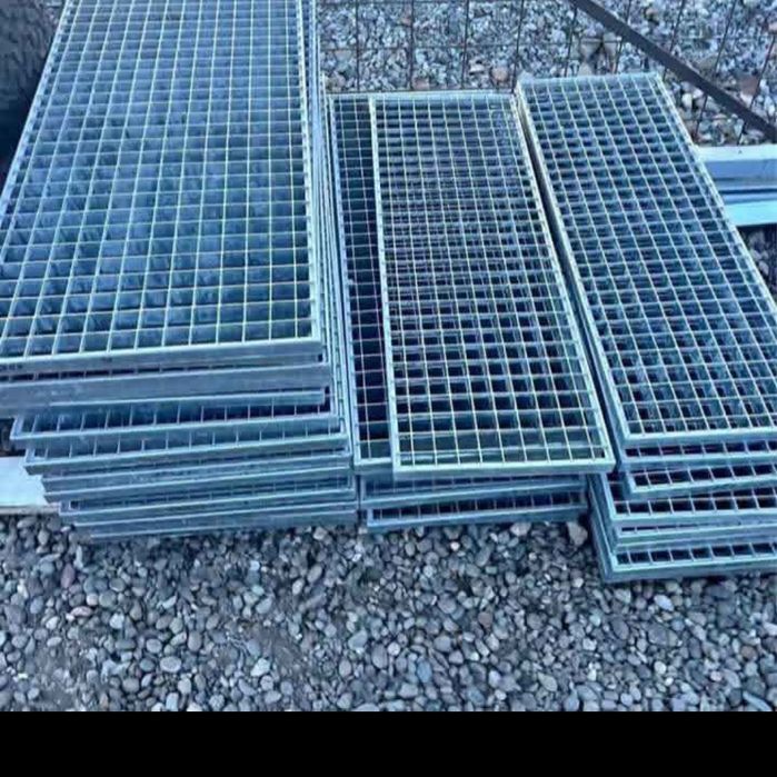 Trepte zincate galvanizate