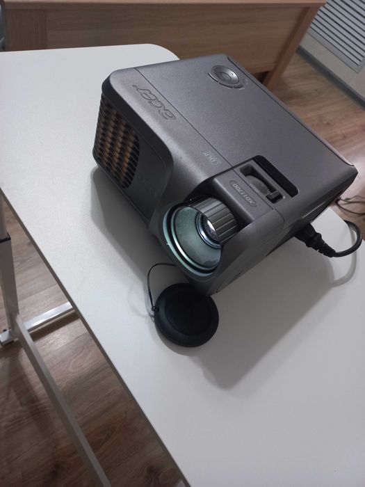 Проектор   асер    орг/тезника