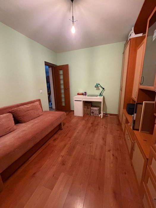 Inchiriez apartament str.Muzeul Apei Floresti