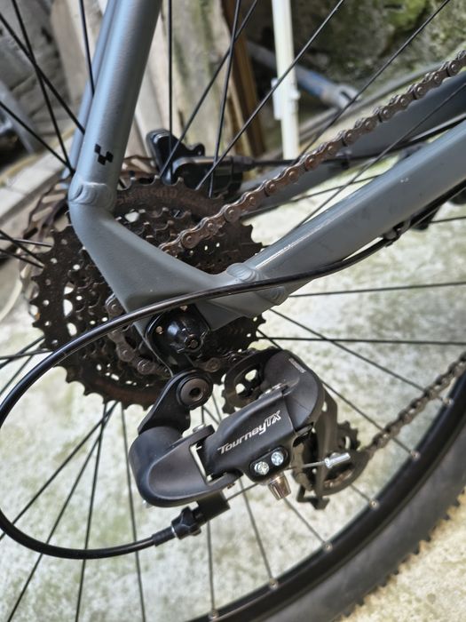 Vând bicicleta cube În stare bună are roți 29 și frâne pe ulei