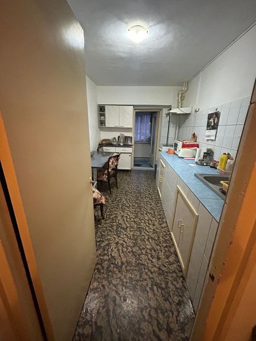 Închiriez apartament