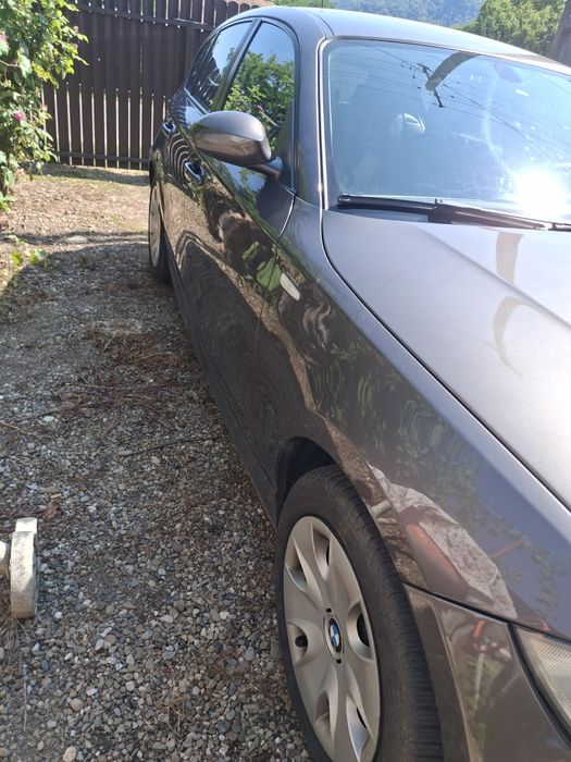 Vând BMW seria 1 an 2008 1,6 i 2700 euro