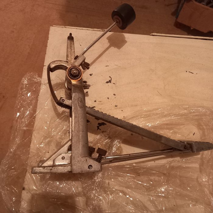 Педал за барабани по договаряне