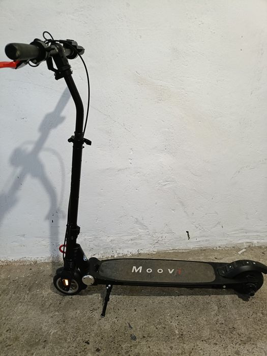 Trotinetă electrică foarte ușoară si pliabilă