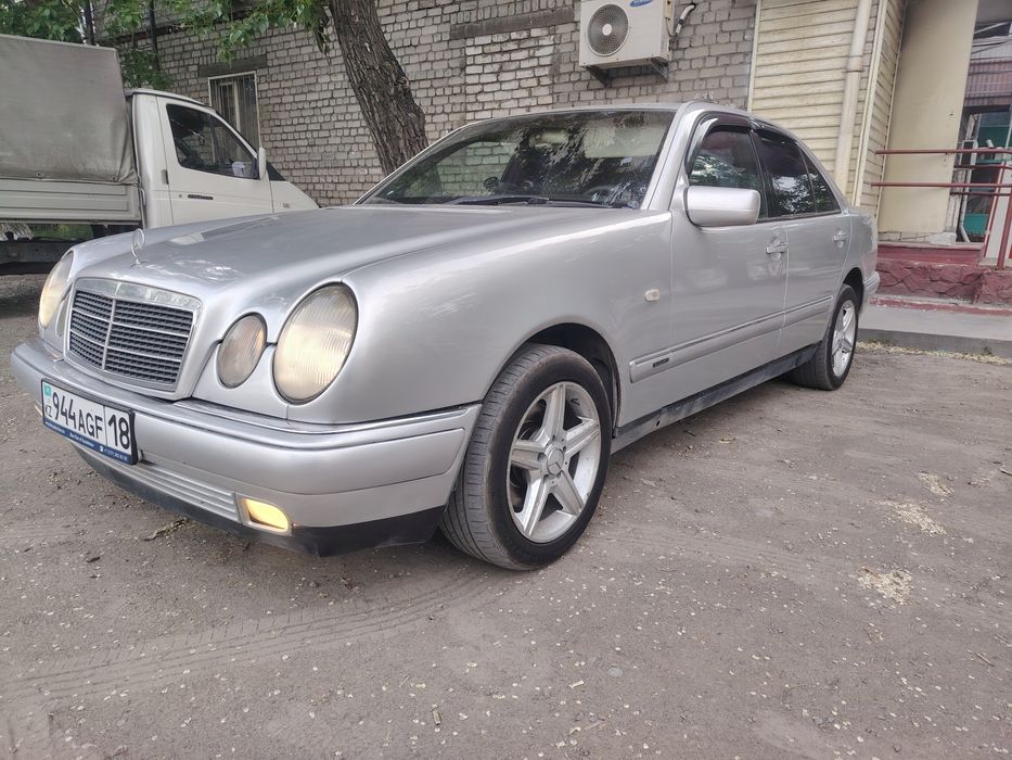Продам Mercedes W210