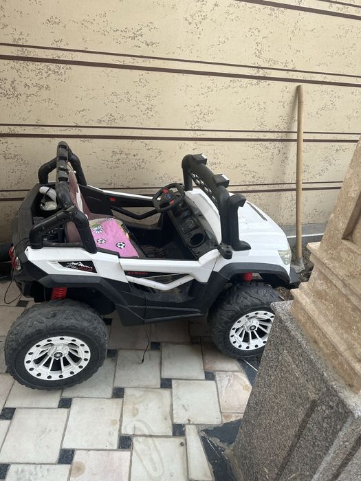 Машинка  детская  б/у