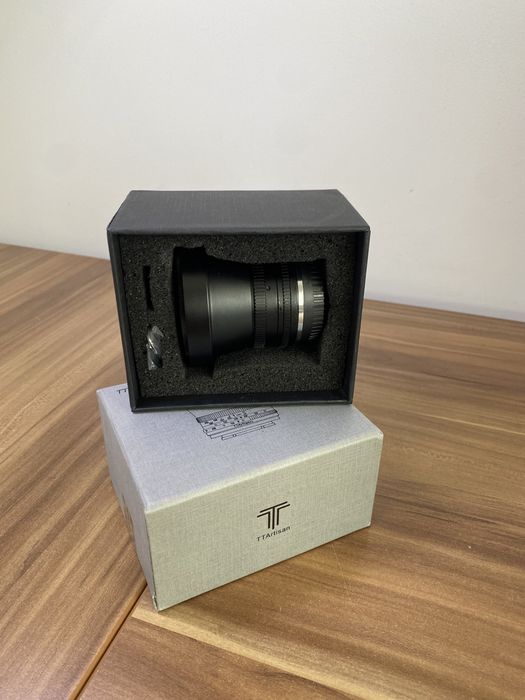 Obiectiv foto ultra-wide TTArtisan 7.5 mm f2, Desigilat, nu este folosit
