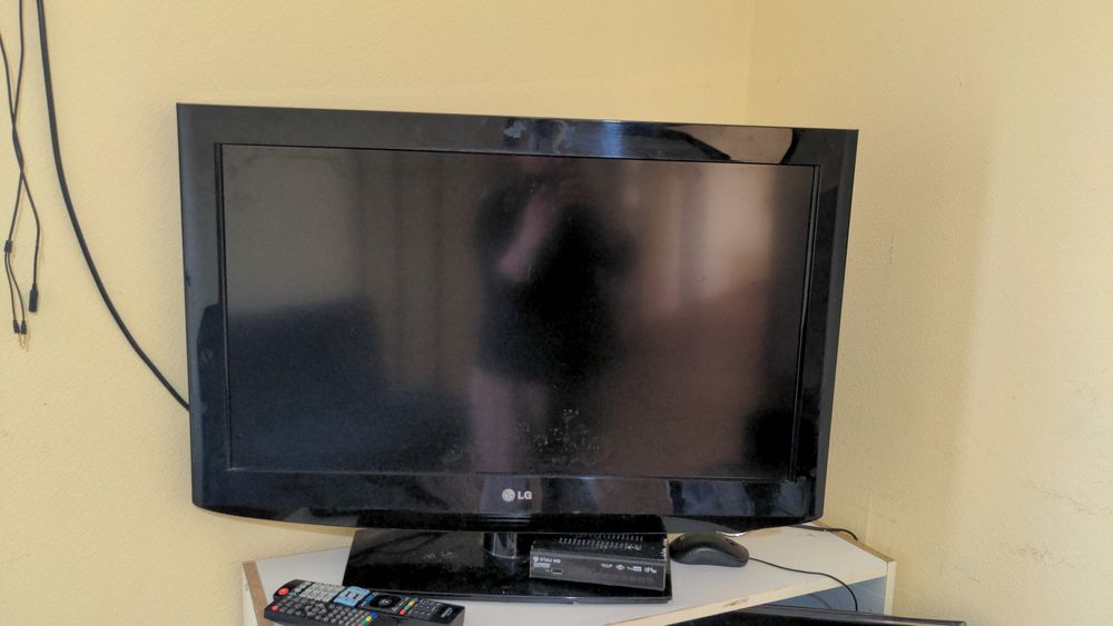 Телевизор б.у ,.