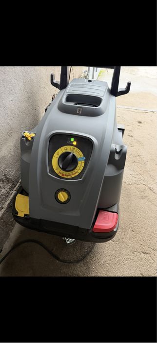 Продавам параструйка керхер чисто нова