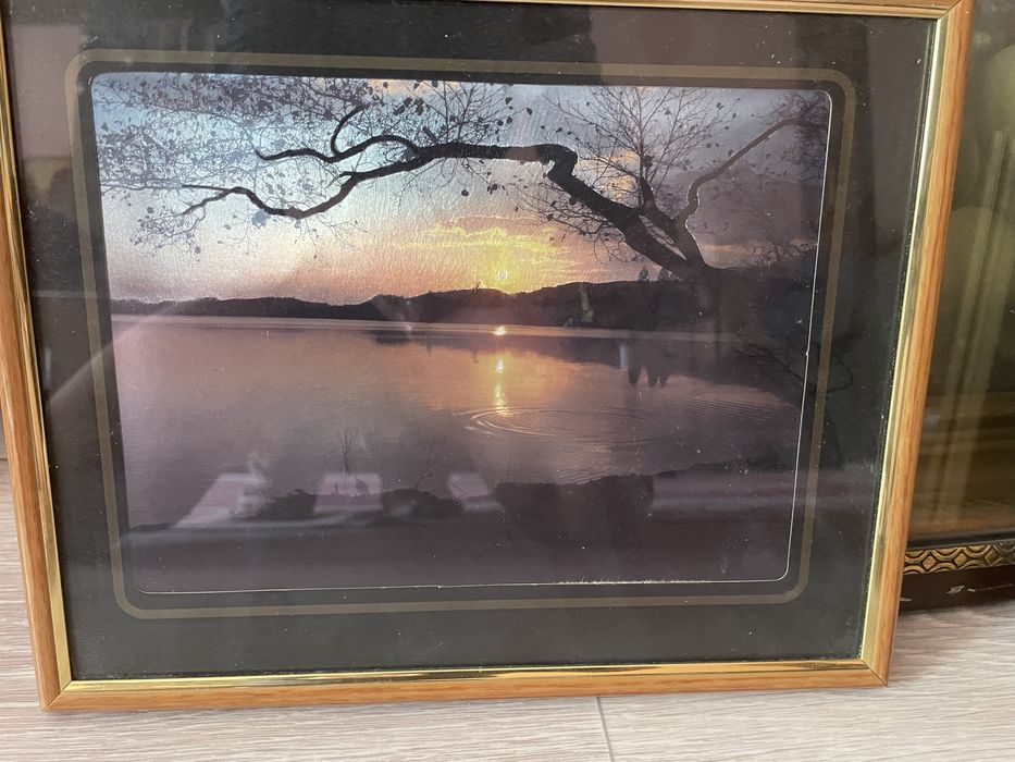 Картины в рамках разные